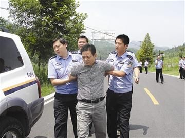 周龙斌被房县警方抓捕