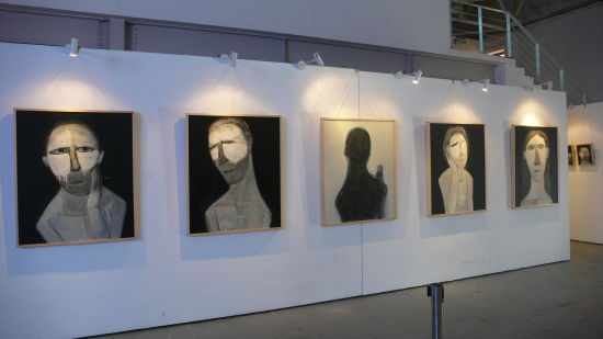 孙晓晨,邬彪作品联展在北京服装学院创意工厂开幕,本次展览由艺术家喻