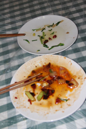 商丘人节俭风气盛行餐后打包剩饭已成习惯图