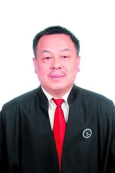 张志文44岁,湖南金顺达律师事务所副主任.