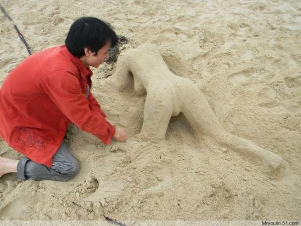 深圳海边惊现沙滩裸女