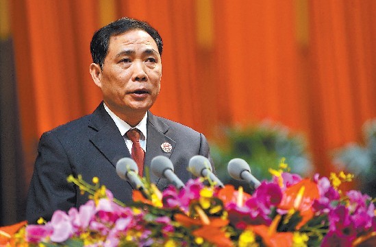 王福成作广州市检察院工作报告(资料图片 宋金峪摄)(原标题:广州市