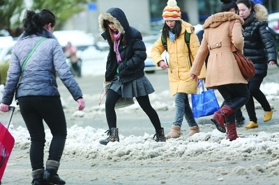 上班路上得知迟到不扣钱 单位雪天献殷勤员工很温暖