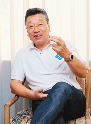 姜鸣钧 记者 杨力 摄刘万厦 记者 杨力 摄本报讯 (记者 关颖) 由西安