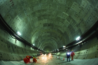 世界最大直径双层隧道成功穿越瘦西湖