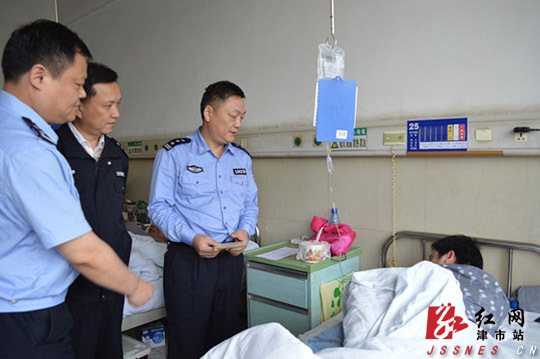 津市市委常委,政法委书记熊斌看望慰问公安民警