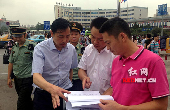 国庆假期第一天 肖雄飞赴城管执法一线为"最严城市执法"鼓劲