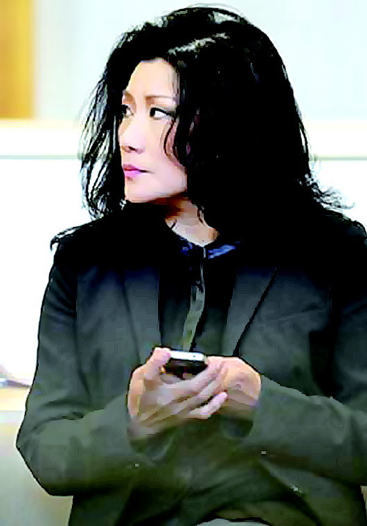 庭审中的韩丽芳.