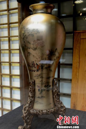 在福建省海峡民间艺术馆启幕,展出的近百件沈绍安家族历代漆器精品吸