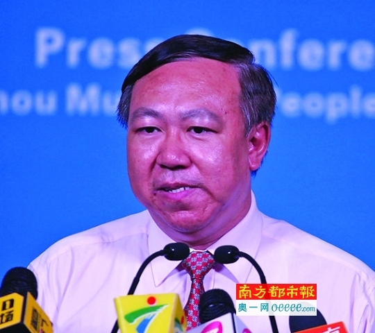 市文广新局局长陆志强50岁,1965年出生,硕士市监察局局长柯珠军50岁