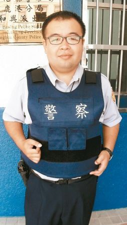 报道,一名庄姓男童日前在台湾彰化鹿港镇民族路菜市场走失,警察梁育槐