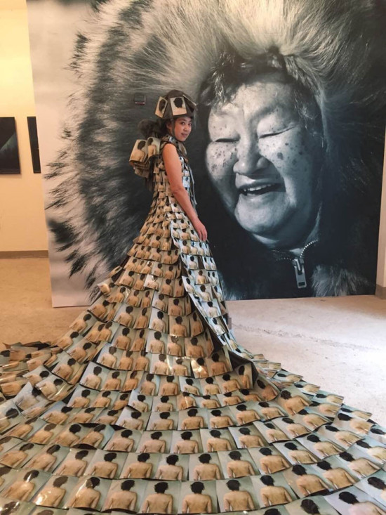 孔宁作品在《真北极》展馆展出(原标题:艺术家孔宁用近千张自己背影图