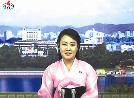 朝鲜新任年轻女主播资料图:朝鲜元老级女主播李春姬据《环球时报》