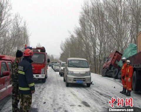 新疆塔城车祸图片