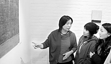 滕英绘画作品展开幕图