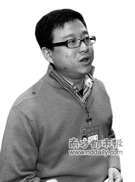 综合 正文    吕伟雄   2008广东两会,10天前热闹开场,今天胜利闭幕.