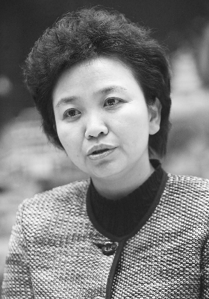 昨天获得这两个职位任命的,分别是原任南京市规划局局长的周岚,原