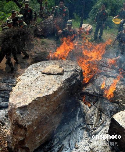 图:四川江油炮兵火攻巨石清通山道