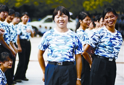 > 正文      回想起自己干过的工作,张东华对这个印象非常深:"我们