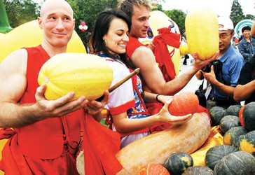 2008上海旅游节中一项充满乡村气息的活动"孙桥快乐丰收节",日前在