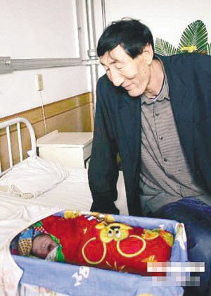 世界第一高人鲍喜顺有儿子啦