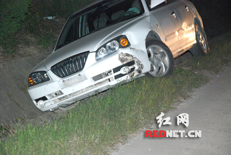 2005款伊兰特车祸图片