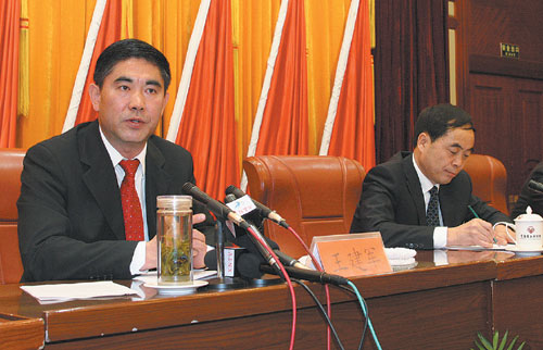 西宁市委十二届六次全体会议召开王建军骆玉林讲话