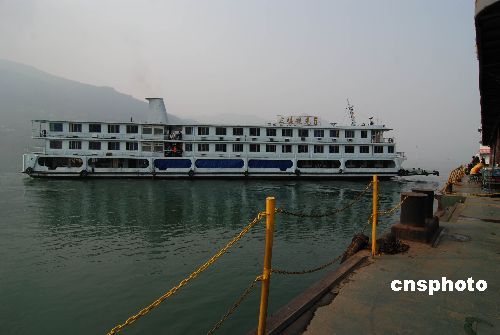 图:百艘客船投入三峡跨省春运