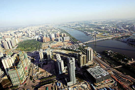 珠江新城商用地块出让底价降幅近半