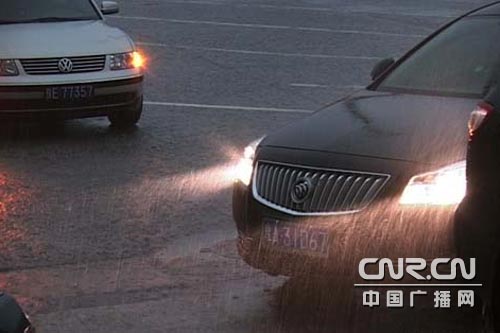 商丘市民权等地又遇强对流暴雨天气上午10点如黑夜