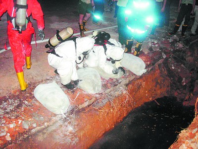 市毛纺厂发生氯气泄漏