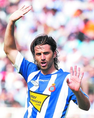 2009年5月31日,哈尔克代表球队出战马拉加队(资料照片).新华社 发