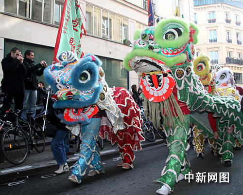 法国巴黎十三区华人春节彩妆游行初八举行(图)