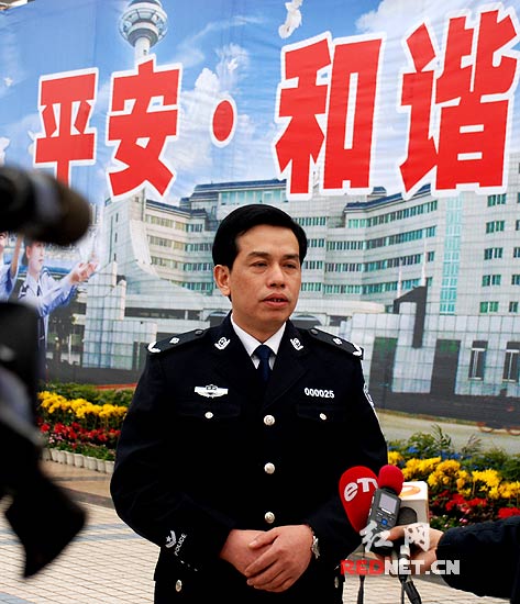 歌词的作者是湖南省交警总队总队长杨琪君.