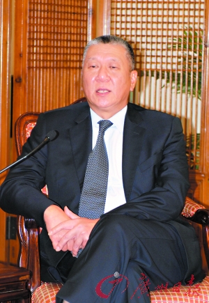 何厚铧与十一世班禅增补为全国政协委员