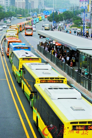 "小火车"变"大火车" brt车龙摆至棠下以西