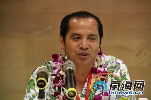 秘书长,海南省农垦总局副局长,海南神泉集团董事长彭隆荣答记者问