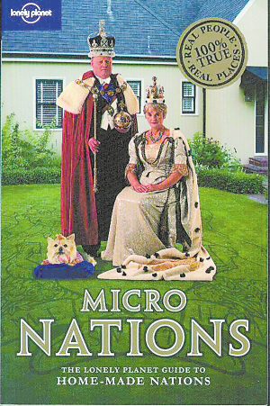 是西兰公国的领土华莱士曾出书教大家"如何建立你的王国""国王"一家