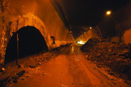 隧道透水3人遇难