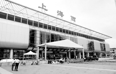 上海西站新站房及站房前南广场纪海鹰本报讯(记者鲁哲)运营百年的上海