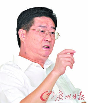 胡浩举. 记者石忠情摄