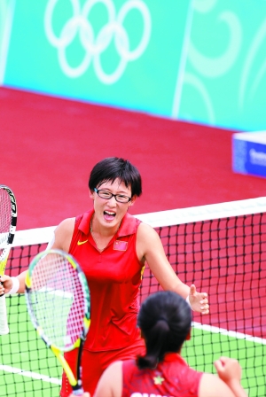 中国网球小花,青奥会上一金一银,她未来的职业生涯充满想象力;李晓霞