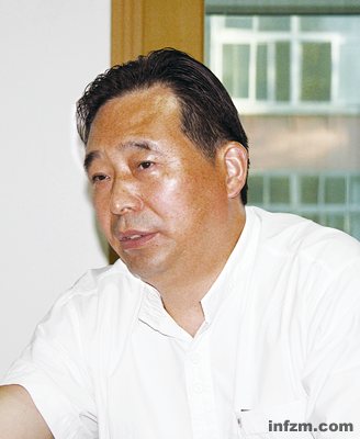 黄学斌 (汤耀国/图)