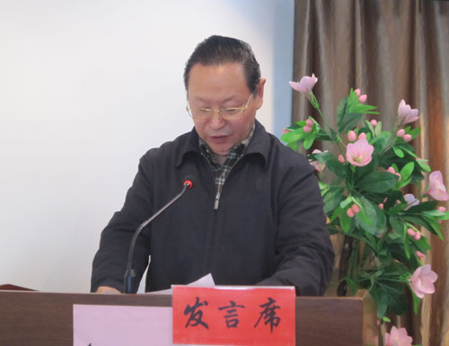 (本网 王景 摄)贵德县委书记才让太介绍贵德旅游综合开发示范区建设及