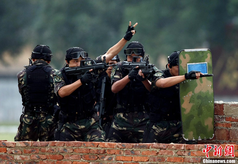 "突击—2010"中泰特种部队反恐联训举行(高清图)