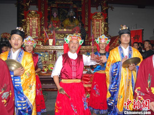 大陆最大的畲族聚居区欢度"九月九"歌会