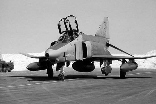 已经过时的美制rf-4侦察机本报记者/东阳韩国军方近几年不断增购先进