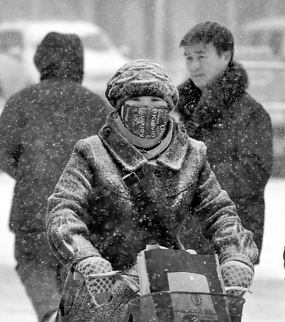 新华社发(张春祥摄)11月27日,黑龙江迎来大范围降雪降温天气