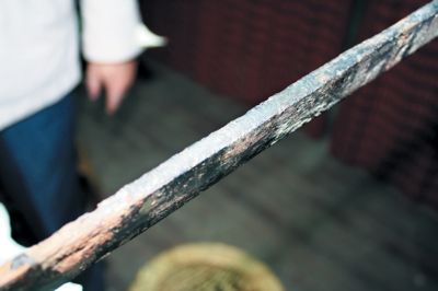 旧报纸包的古剑价值30万