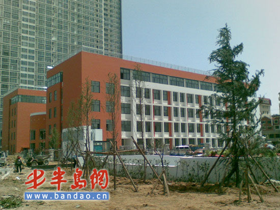 海逸学校拒收二年级转学生家长质疑学校搞歧视